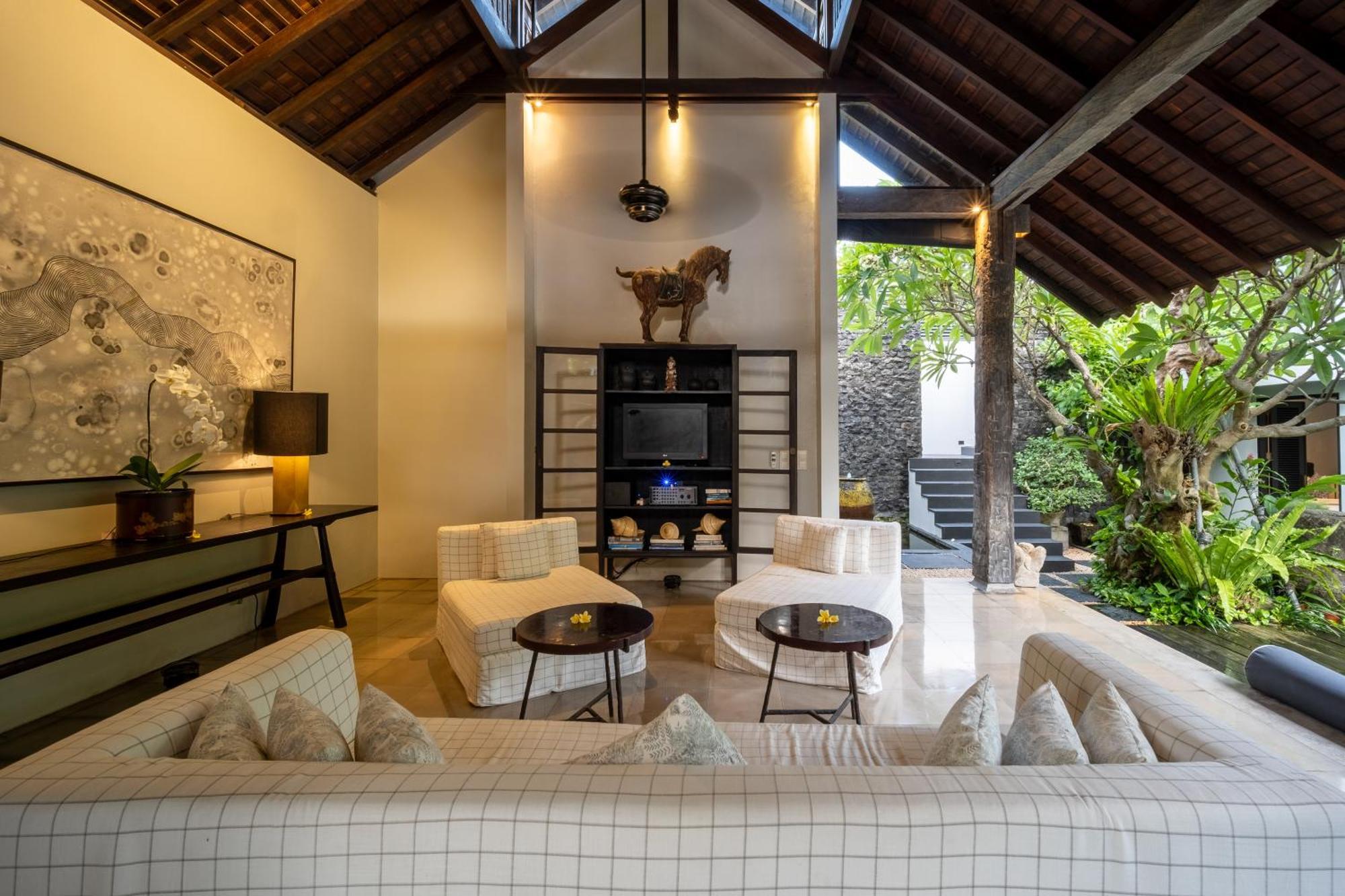 Villa De Suma - Fully Staffed Luxury Villa, Walk To The Beach! Seminyak  Exterior photo